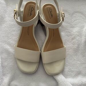 Clarks Women's Elegant Cream Sandals Block heels